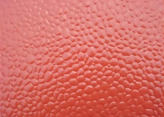 0.35mm παχύ κράμα3003 Κόκκινο χρώμα Επιχρισμός Εμφυτοποιημένη πλάκα αλουμινίου που χρησιμοποιείται στην εσωτερική διακόσμηση οροφών