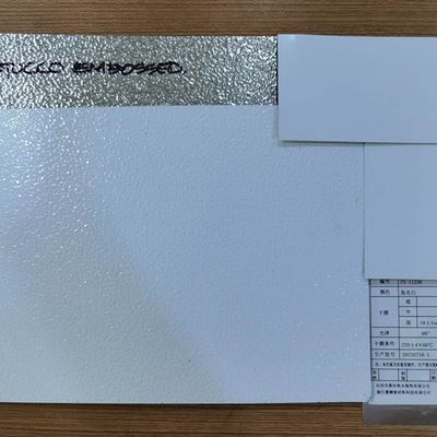 Σύνθετο 3003 H24 Βαθμός θερμοκρασίας 24 μεγέθους Σπαθί λευκό χρώμα σφυρί Εμφασμένο φύλλο αλουμινίου που χρησιμοποιείται για εσωτερικό πάνελ ψυγείου