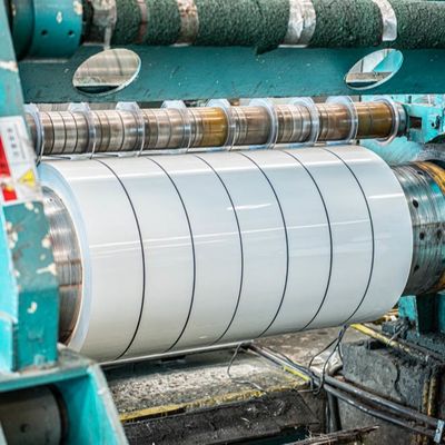 Σύνθετο 3003 H24 0,55 mm πάχος Λευκό χρώμα Επιχρισμός Αλουμινίου Coil για Down Gutter