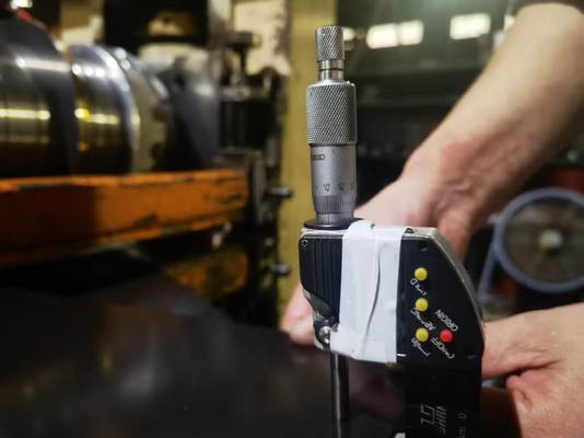 Προβαμμένο πηνίο αλουμινίου πάχους 0,11 mm πλάτους 110 mm για κατασκευή ταινίας εξαερισμού με κυλιόμενη κορυφογραμμή