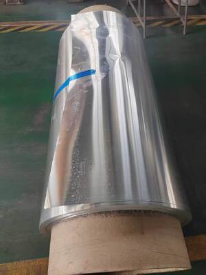 0.10mm πάχος 45mm πλάτος Προχρωματισμένο αλουμινένιο φύλλο περιτύλιγμα για κυλιόμενη κορυφογραμμή εξαερισμού